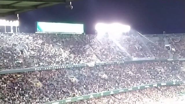 Хоакина провожают аплодисментами болельщики Бетиса смотреть онлайн