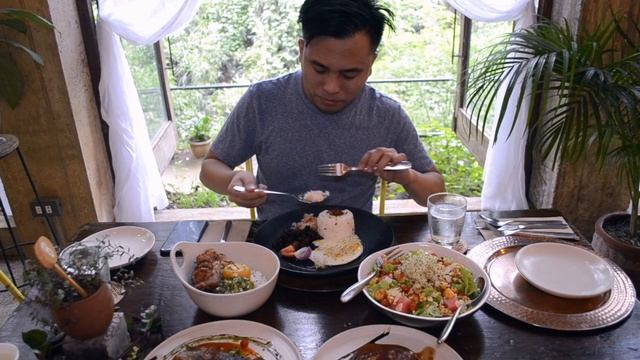 BURROW CAFE AT ANTIPOLO BEEHOUSE, PHILIPPINES смотреть онлайн