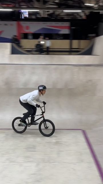 Необычное комбо в конце этого короткого клипа ✌️#bmx #faktbmx #faktstore #skillswear #traffateam смотреть онлайн