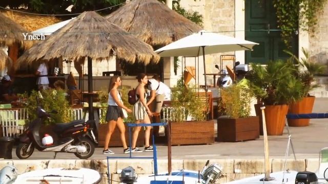 Cafe On The Beach  Brac  Catamaran Krilo  Bol (Кафе на пляже Брач катамарон Krilo)