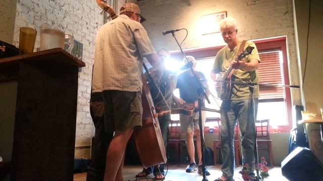 The Bluebirds hosting Wednesday Night Jam - Why You Been Gone So Long - Mickey Newbury cover смотреть онлайн