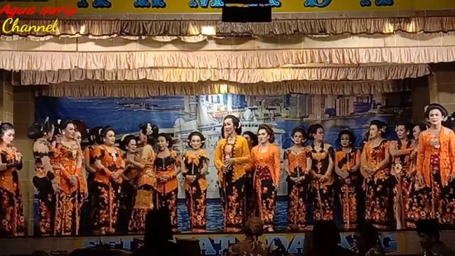Ludruk ARMADA, Pasukan Pawestri waria tampil rapi dlm JULA JULI BEDAYAN, Live Kr Ampel смотреть онлайн