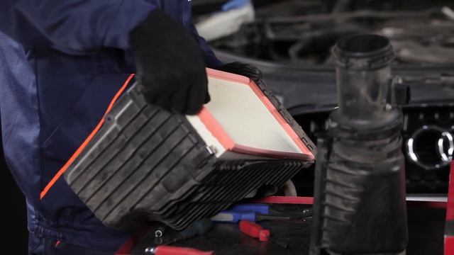 Come Sostituire Filtro D’aria Motore Su AUDI Q7 4L [Tutorial]