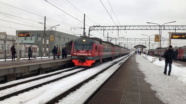 ЭД4М-0443 «Молодёжный» сообщением Санкт-Петербург-Балт. - Лебяжье На о.п. Ленинский Проспект смотреть онлайн