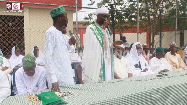 Alhaji Moshood Salvador Distribute Clothes to Over 3,000 Beneficiaries in Lagos смотреть онлайн