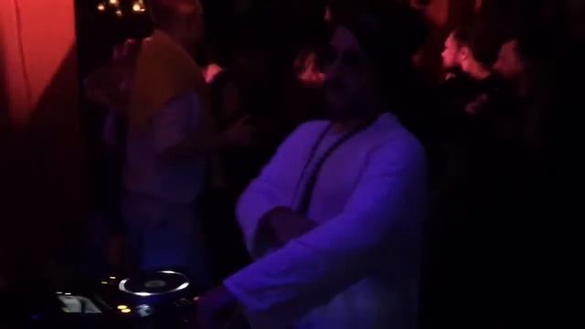 Dj List смотреть онлайн