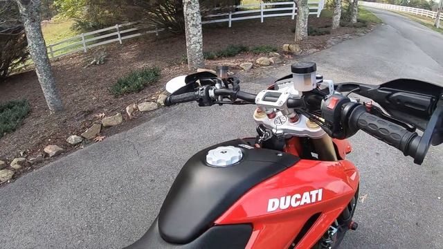 2009 Ducati Hypermotard 1100S смотреть онлайн