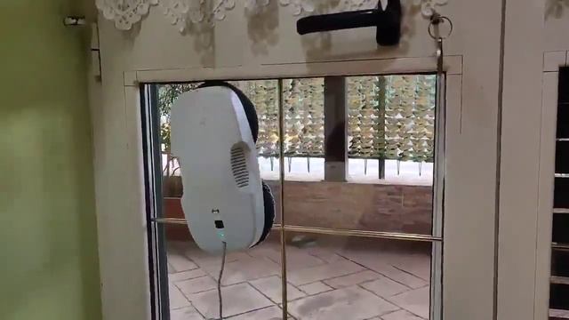 🤖 Robot lavavetri 💦 Hutt DDC55 pulizia in umido delle vetrate 😉 смотреть онлайн