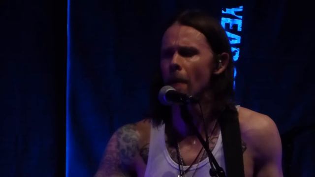 [HD] Myles Kennedy - The Trooper (Live @ Christuskirche, Bochum)