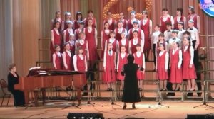 образцовый детский академический хор "Поют звонкие голоса" исполняет песню "Журавли" .