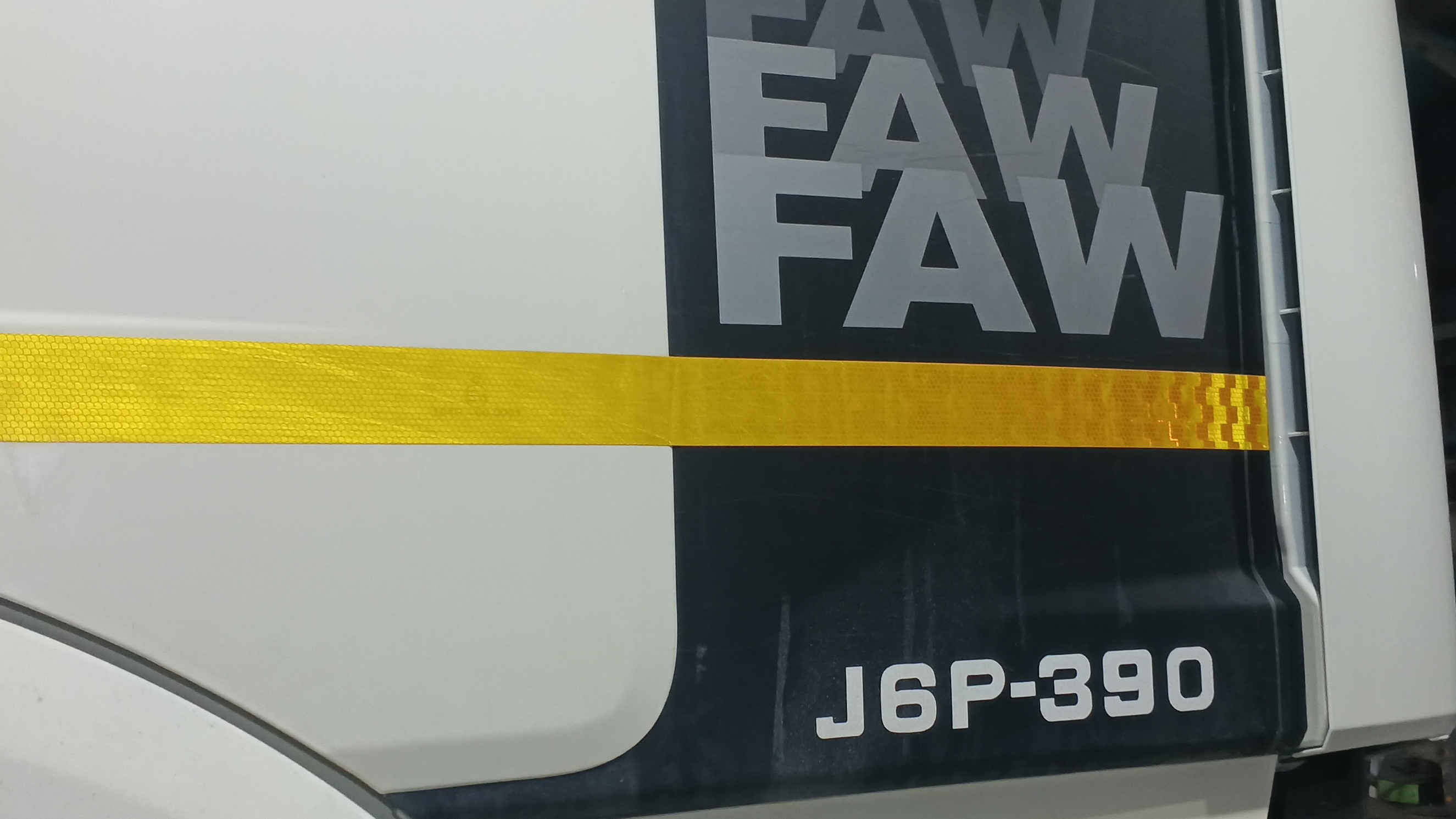 Замена сальника ступицы среднего моста, со снятием бортового редуктора. Замена масла в мосту. смотреть онлайн