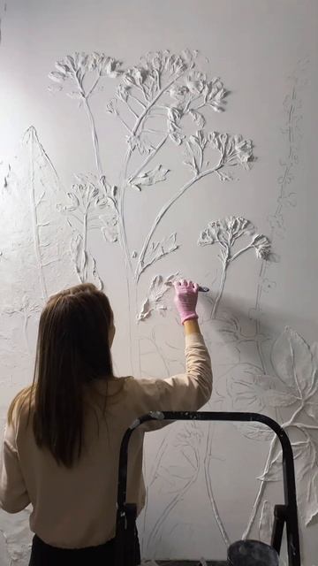 Начинаю новый ботанический барельеф на стене