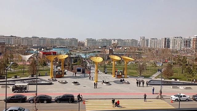 Вид на Парк с балкона Ташкент Сити Молла смотреть онлайн