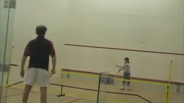 Squash video clips: squash training for kids: Rallies using a mini tennis net and various balls смотреть онлайн