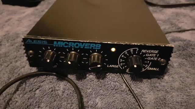 Vintage Digital Reverb - Alesis Microverb from 1986 смотреть онлайн