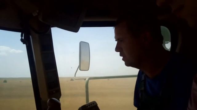 Разговор с комбайнером об очесывающей жатке смотреть онлайн