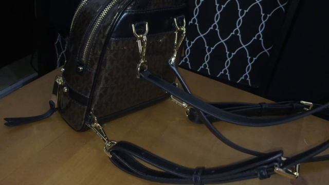 MICHAEL KORS | Review Friday| Glossy Extra Small Backpack Small Leather coin purse| What Fits Insid смотреть онлайн