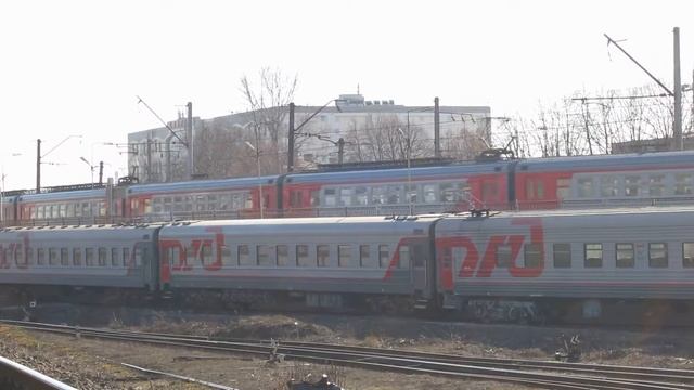 Электропоезд ЭД2Т-0009 следует через о.п. Боровая, СПб / EMU ED2T-0009, s.p. Borovaya, SPb смотреть онлайн