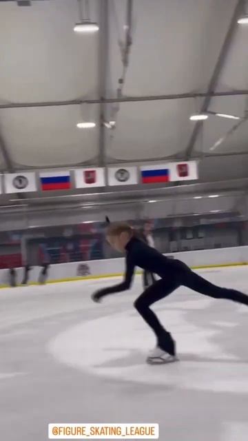 2А+3Т (двойной Аксель+тройной Тулуп) Алиса Сёмина 2013г (9 лет) смотреть онлайн