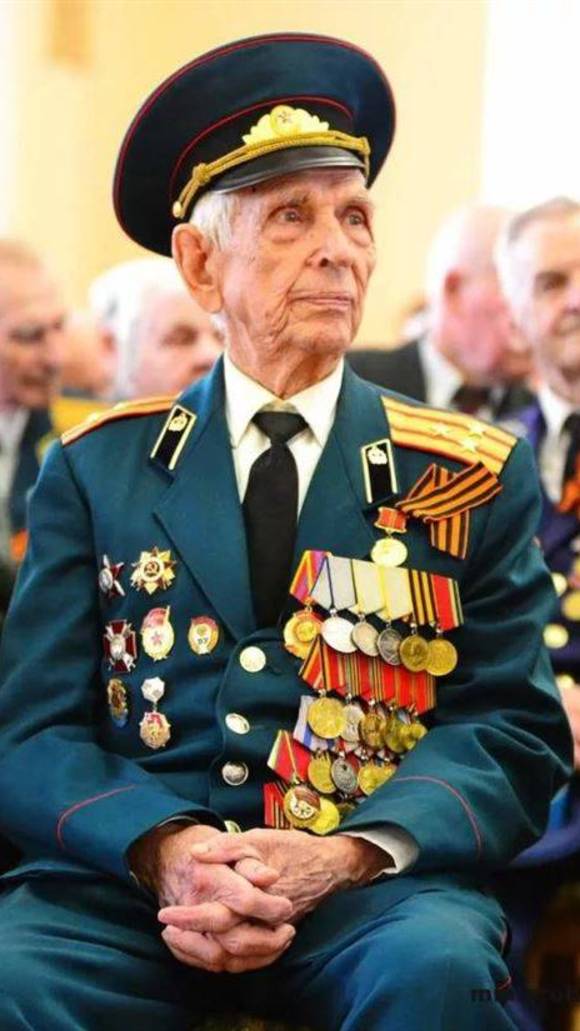 До 70 тысяч рублей получат ветераны к 9 мая в Москве смотреть онлайн