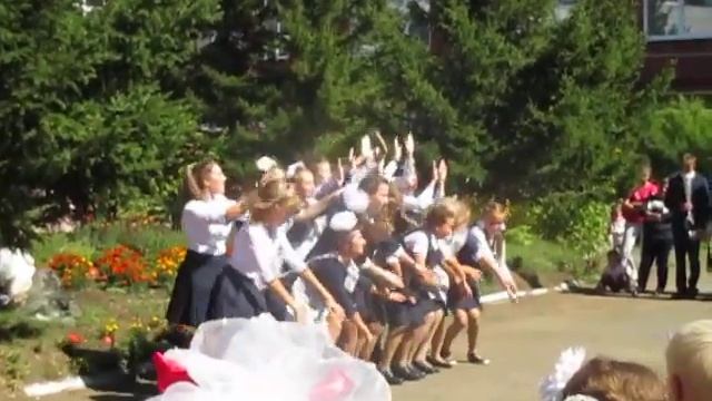 Флэшмоб на 1 сентября 2018 Малоголоустненская СОШ! смотреть онлайн