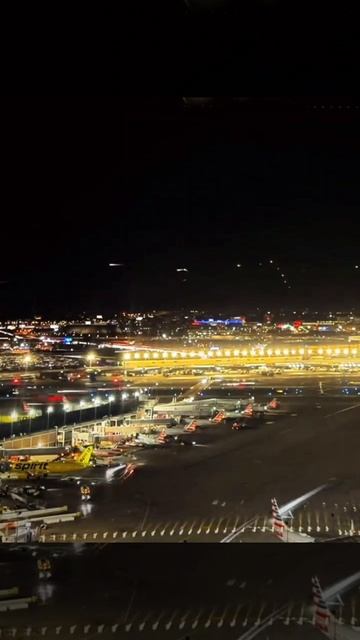 Красота вечернего порта ✈ смотреть онлайн