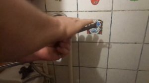 Что делать ,если вентиль на горячую воду полностью не перекрыть а поменять кран буксу   новую надо