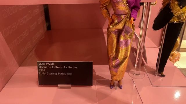 BARBIE A CULTURAL ICON EXHIBITION!!💚VEGAS ~ Part 2! 💜 смотреть онлайн