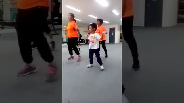 GALING NG APO KO 😍Zumba Is Life Yung Mag Lola ,🥰😘 #Mamakoatapo #zumbafitness #zumbaislife