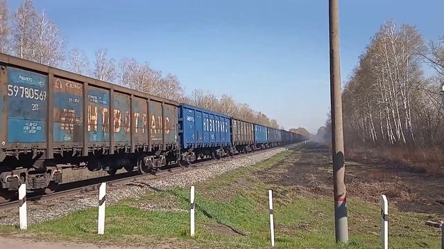 2ТЭ10У-300 и 2ТЭ10М-2217 с грузовым составом отправились из Моршанска смотреть онлайн
