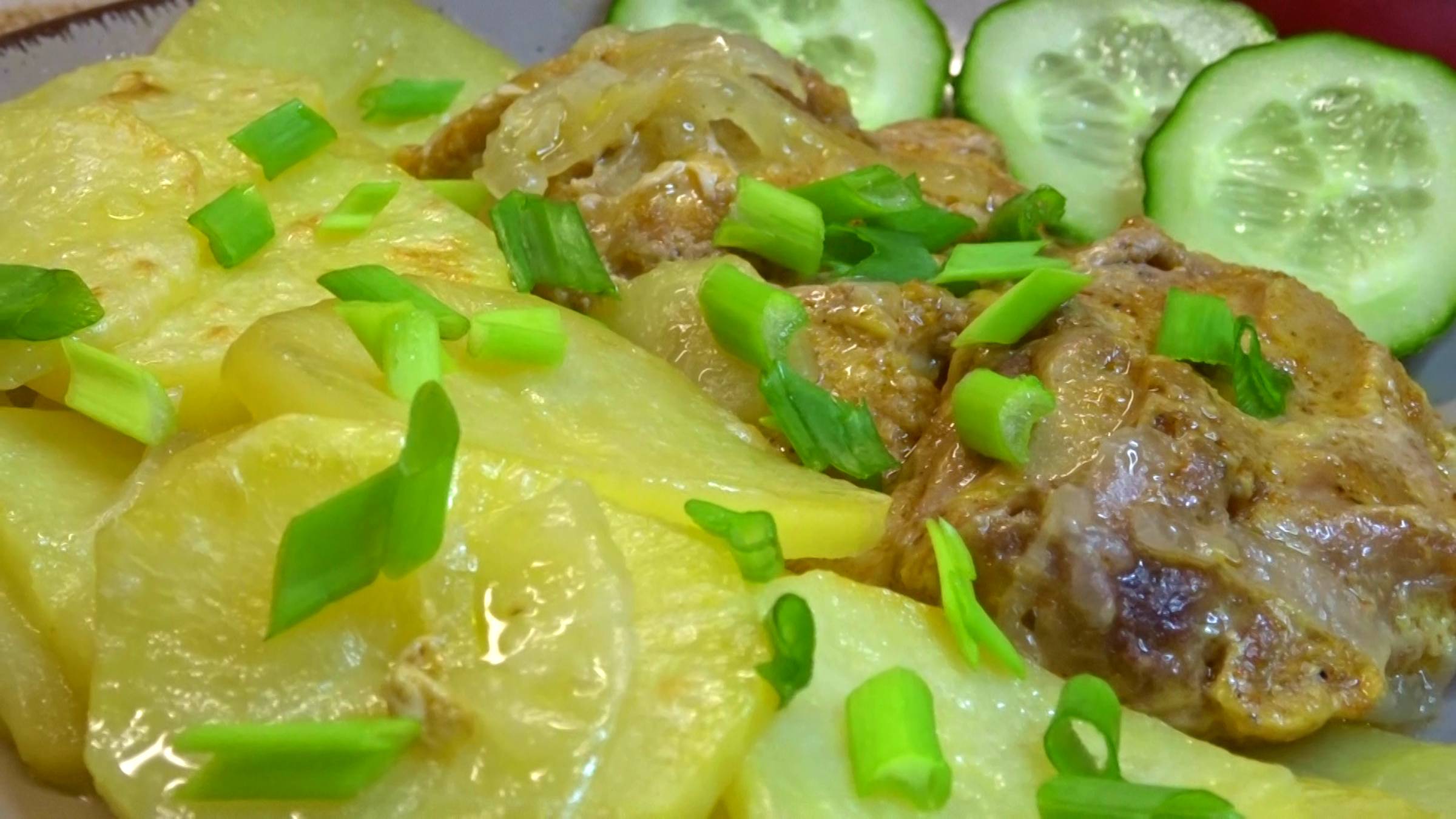 КАРТОШКА С КУРИЦЕЙ в ДУХОВКЕ теперь получается еще Вкуснее. Тушеная Курица с Картошкой в прошлом смотреть онлайн