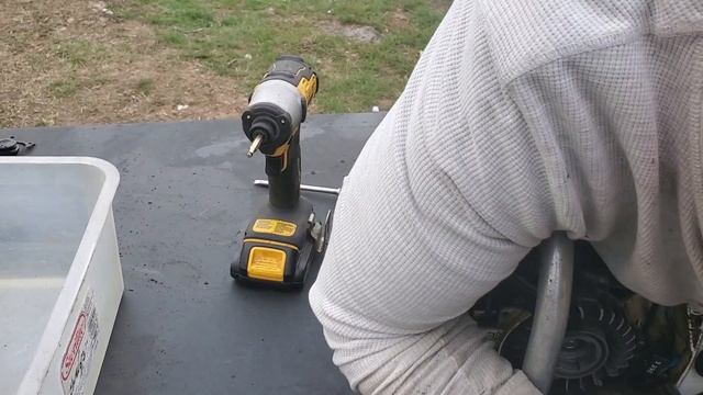 Vintage 1980 STIHL 028WB with metal tank teardown video #1 this saw is tree victims brother смотреть онлайн