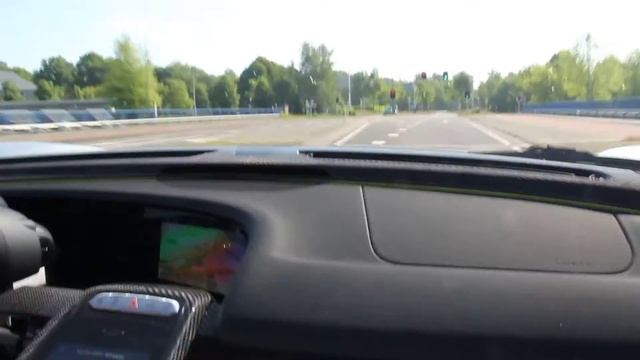 Porsche 918 Spyder start and acceleration [Lovely Sounds] смотреть онлайн