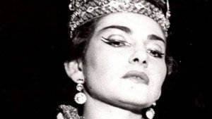 Арию Елизаветы "Tu che le vanità" из оперы Верди Дон Карлос поет Мария Каллас