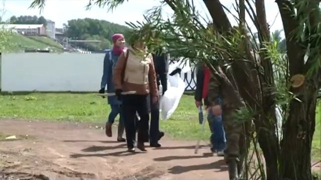 05 06 17  Во Всемирный день охраны природы в Ижевске состоялся эко-субботник