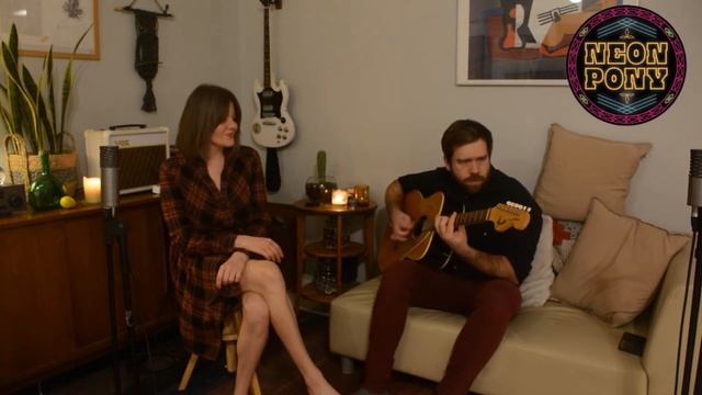 Neon Pony | Stomping Ground смотреть онлайн