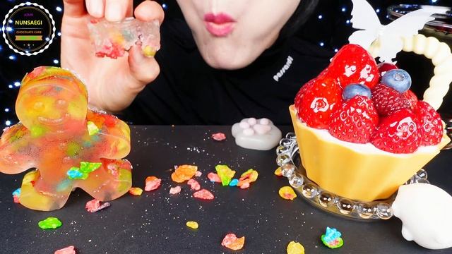 ASMR 딸기 초콜릿 바구니 케이크, 직접만든 시리얼 양갱젤리 먹방 Strawberry Cake, Yanggaeng Jelly Mukbang / NUNSAEGI ASMR 눈새기