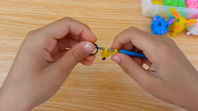 Плетение банана из резиночек смотреть онлайн