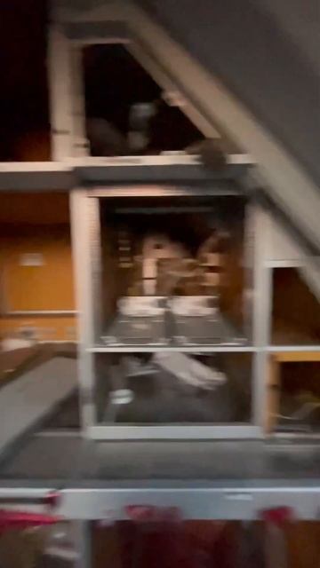 Заброшенный самолет Уральских авиалиний #уральскиеавиалинии #самолет #uralairlines #airplane #plane смотреть онлайн