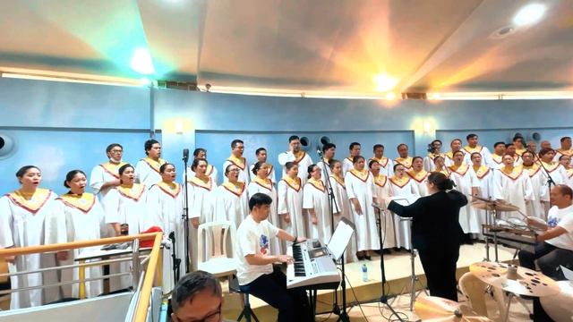 SANTO Music by: Mar Cartel, Arranged by: Michael Bulaong, CFC & Sacred Heart of Jesus Choir смотреть онлайн