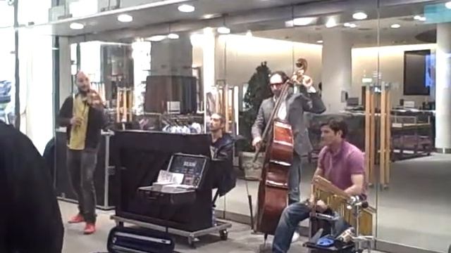 Konnexion Balkon - Street Performers Munich - Part 1 смотреть онлайн