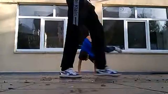 тёма танцует смотреть онлайн