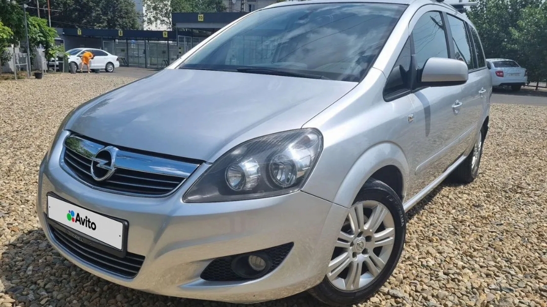 Opel Zafira 2012г 1.8 МТ смотреть онлайн