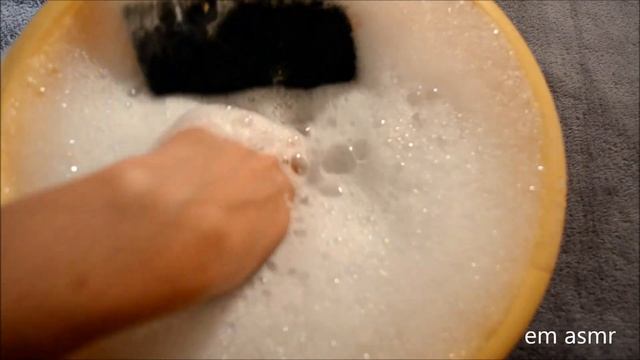 Asmr: Water and foam sounds, soft spoken (in french/en français) смотреть онлайн