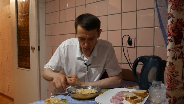 Роллтон: куриная лапша. Размышления и философия. смотреть онлайн