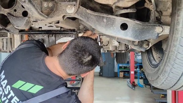 Nissan Ariya ремонт батареи .