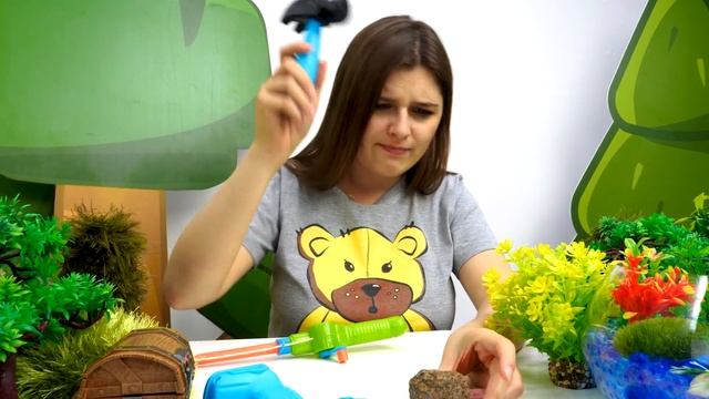 БАРБИ потеряла ТЕЛЕФОН на рыбалке! Видео для девочек про Жизнь Барби смотреть онлайн