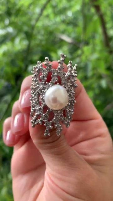 Кольцо изготовлено из серебра 925 пробы Вес кольца 19.10 гр. Размер кольца 18.25 смотреть онлайн