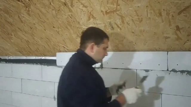 Відео #3 || Утеплення мауерлата || Обмуровка газоблоком || Велика кімната