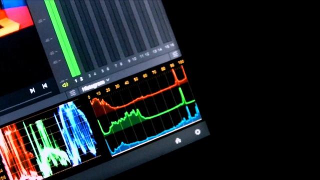 Inner-City Davinci Resolve 12 With Control Panels